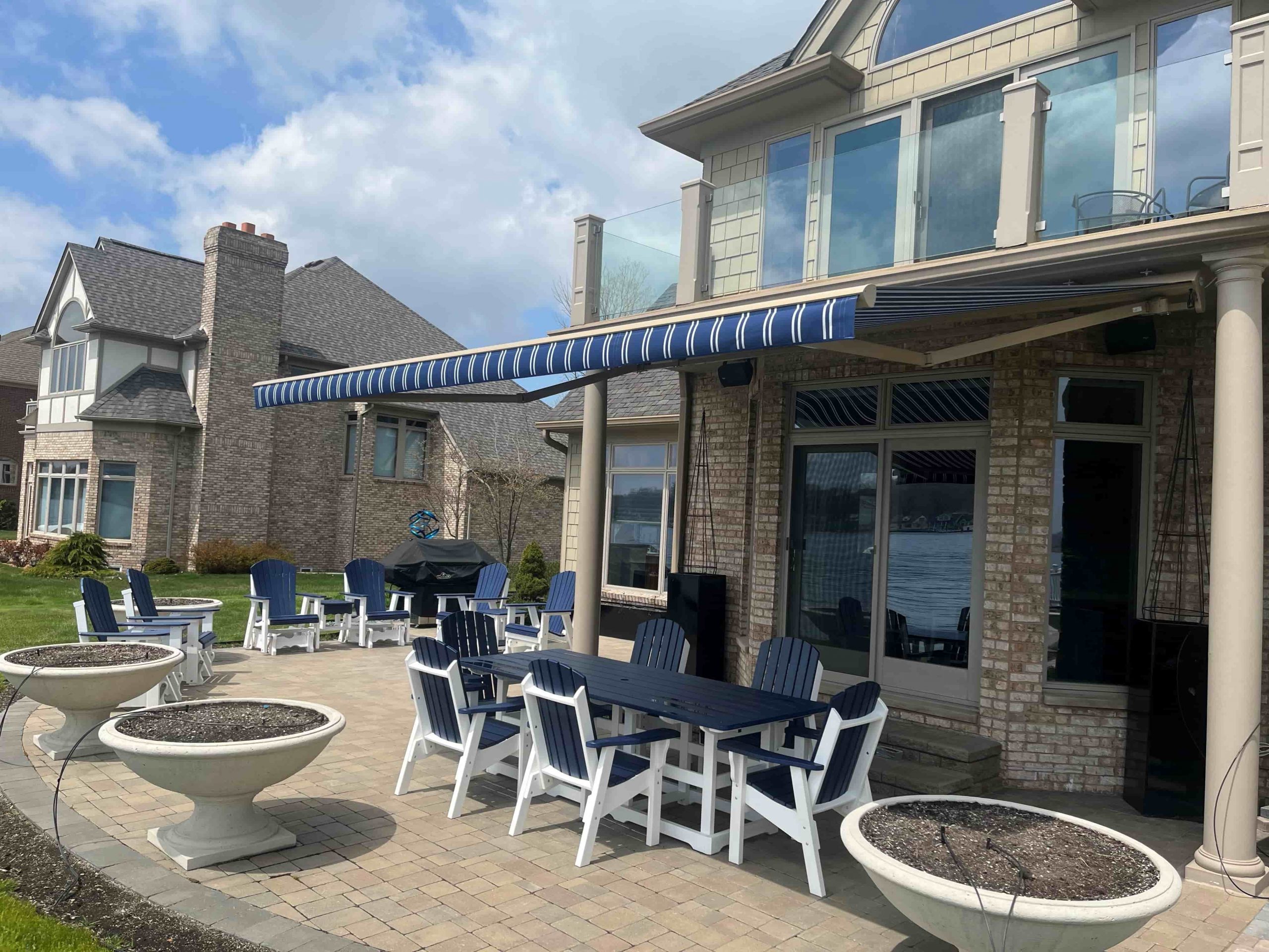 Find Sunstyle Retractable Awnings in Columbus, OH Prestige Shade